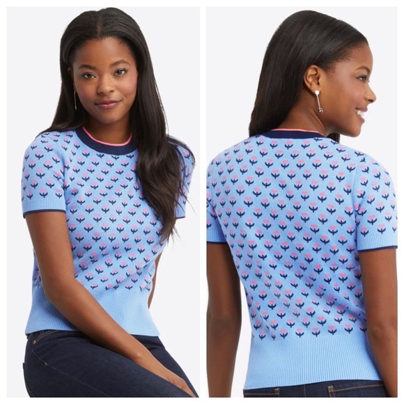 Draper James Sweaters - Draper James Blue Jacquard Pink Tulip Sweater Size L Short Sleeve